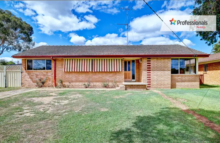 4 Girra Avenue, South Penrith NSW 2750