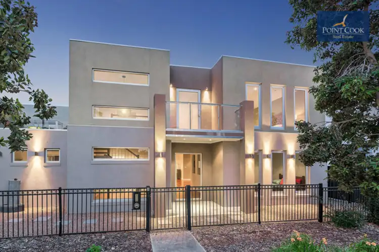 8 Sidney Nolan Walk, Point Cook VIC 3030