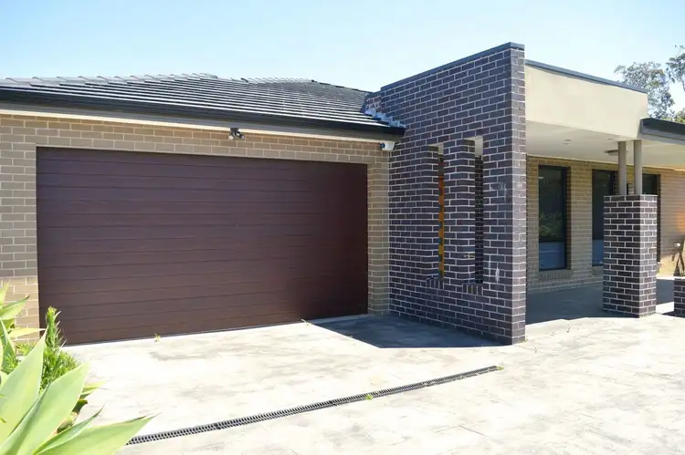 6 Hogbin Crescent