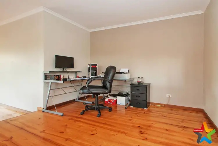 Fifth view of Homely house listing, 3 Dyson Court, Mooroolbark VIC 3138