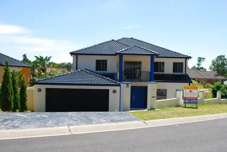 4 Turner Place, Casula NSW 2170