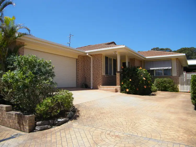 Main view of Homely villa listing, 2/25 Hesper Drive, Forster NSW 2428