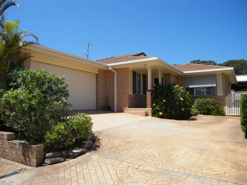 Main view of Homely villa listing, 2/25 Hesper Drive, Forster NSW 2428