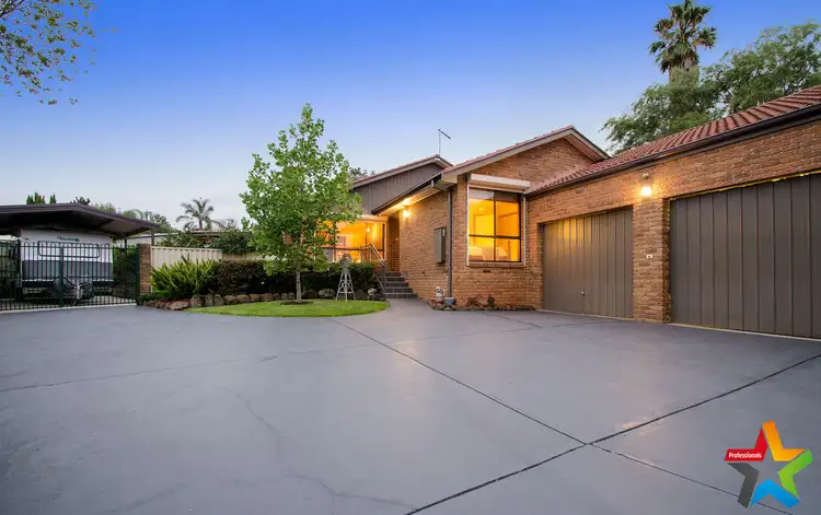 8 Kambora Court, Mooroolbark VIC 3138