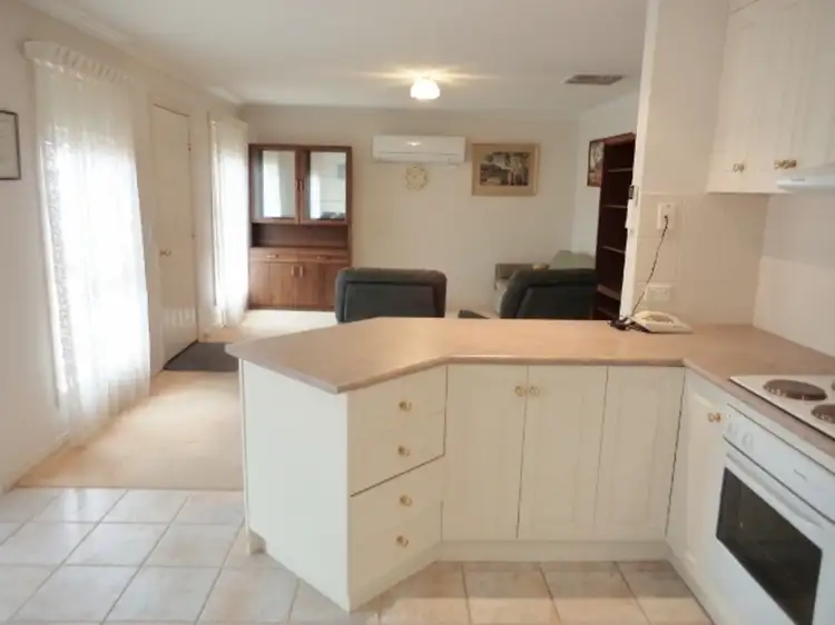 Third view of Homely townhouse listing, 4/141 Stradbroke Avenue, Swan Hill VIC 3585