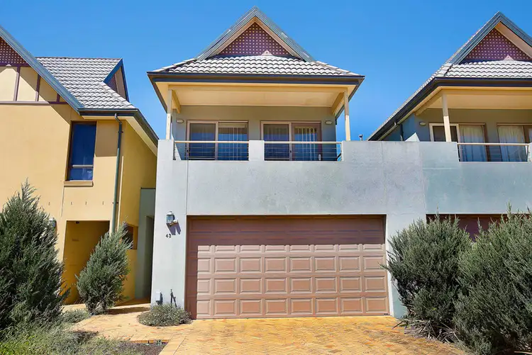 43/1 Greg Norman  Drive, Sanctuary Lakes VIC 3030
