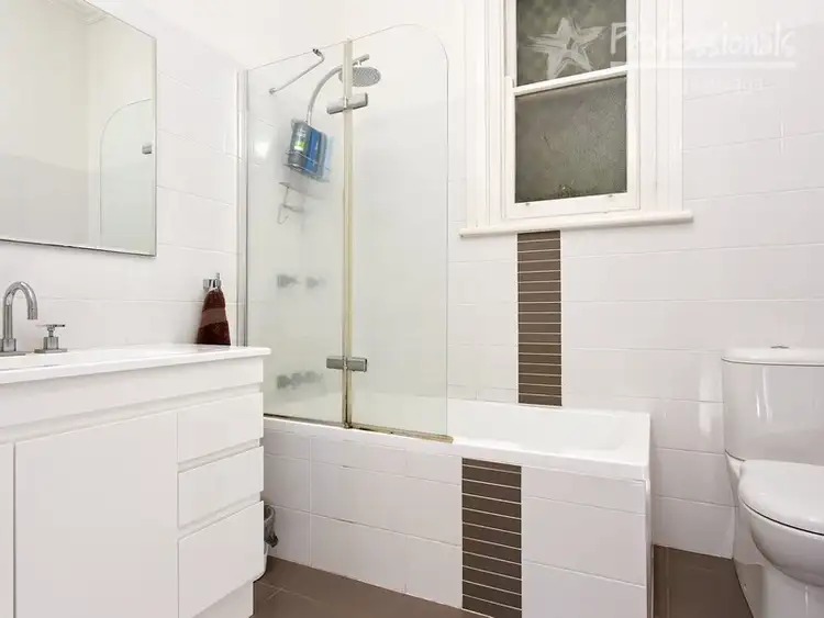 Seventh view of Homely house listing, 4 Little Best Street, Wagga Wagga NSW 2650
