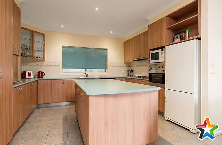 Fourth view of Homely house listing, 5 Shadi Rise, Yarra Glen VIC 3775