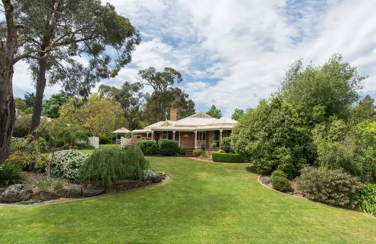 Second view of Homely house listing, 5 Fielden Close, Mooroolbark VIC 3138