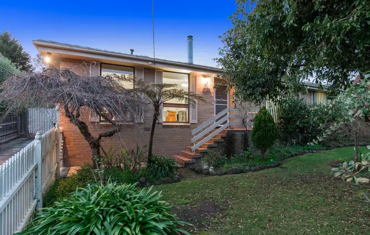 25 McDermott Avenue, Mooroolbark VIC 3138