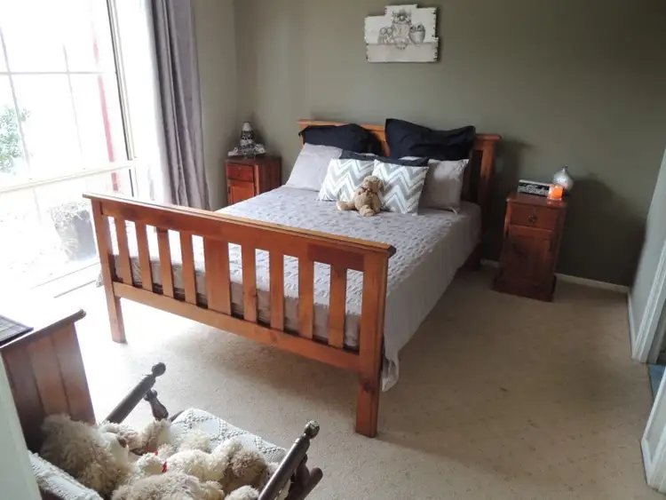 Sixth view of Homely house listing, 9 Locksley Court, Shepparton VIC 3630