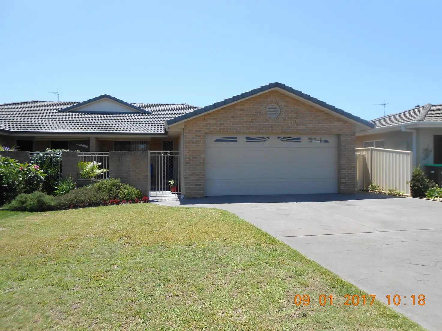 Main view of Homely villa listing, 2/27 Amanda Crescent, Forster NSW 2428