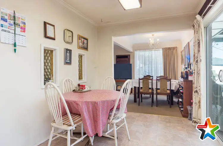 Sixth view of Homely house listing, 3 Uralla Court, Mooroolbark VIC 3138