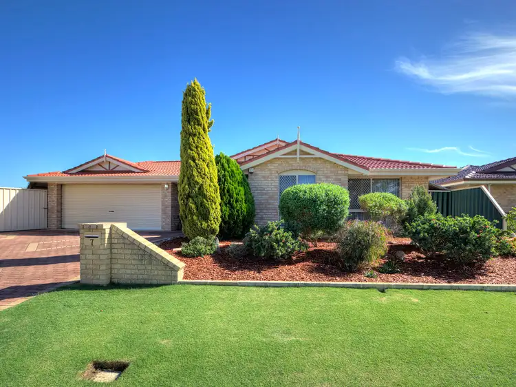 7 Tourmaline Gardens, Forrestfield WA 6058