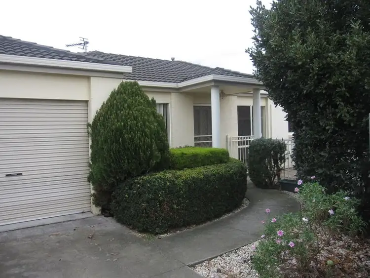 2/9 Chestnut Avenue, Morwell VIC 3840