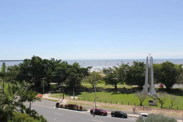 221/209 Abbott Street, Cairns North QLD 4870