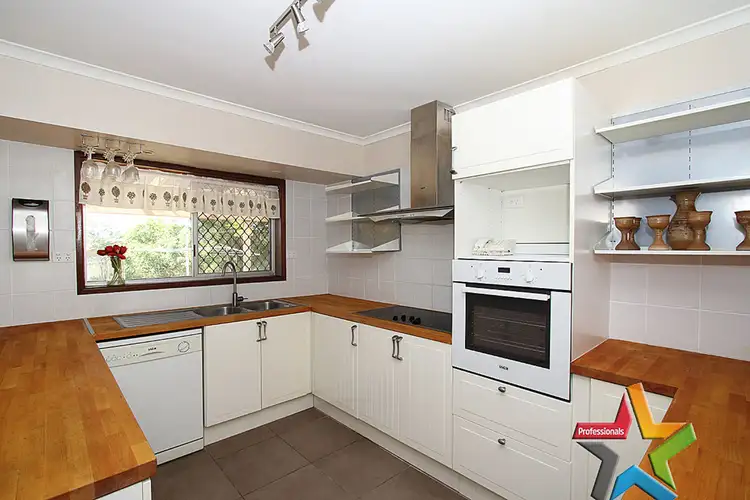23 Parklands Dve, Boronia Heights QLD 4124