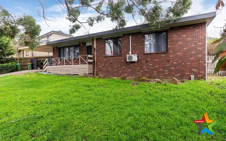 Second view of Homely house listing, 4 Parry Drive, Mooroolbark VIC 3138