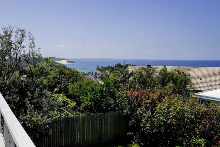 84 Lakeview Crescent, Forster NSW 2428