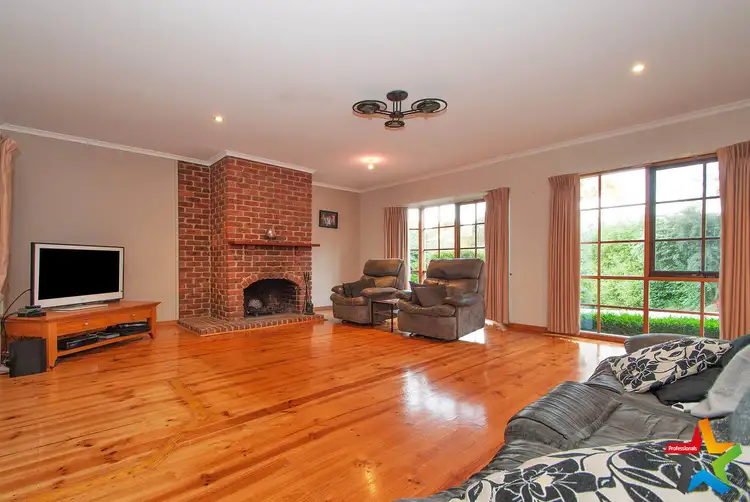 Third view of Homely house listing, 3 Dyson Court, Mooroolbark VIC 3138