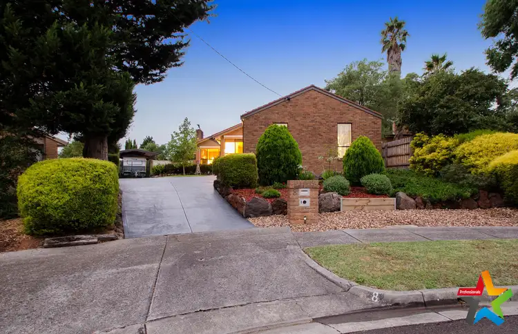 Second view of Homely house listing, 8 Kambora Court, Mooroolbark VIC 3138