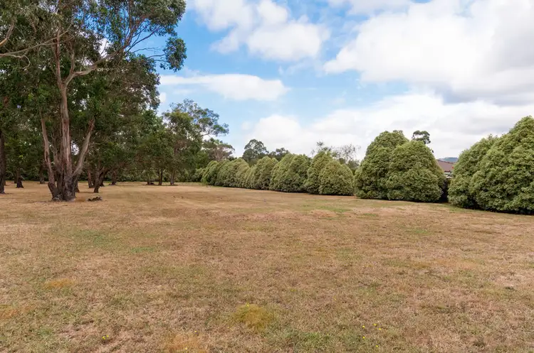 2 Neryl Court, Mooroolbark VIC 3138