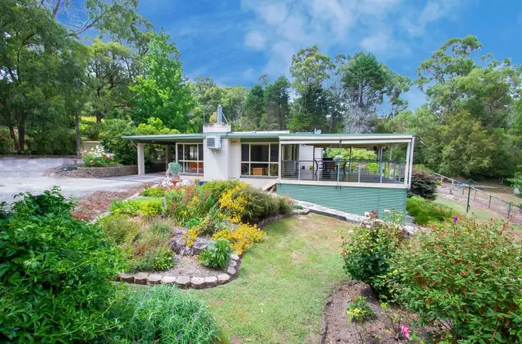 100 Gardenhill Road, Launching Place VIC 3139