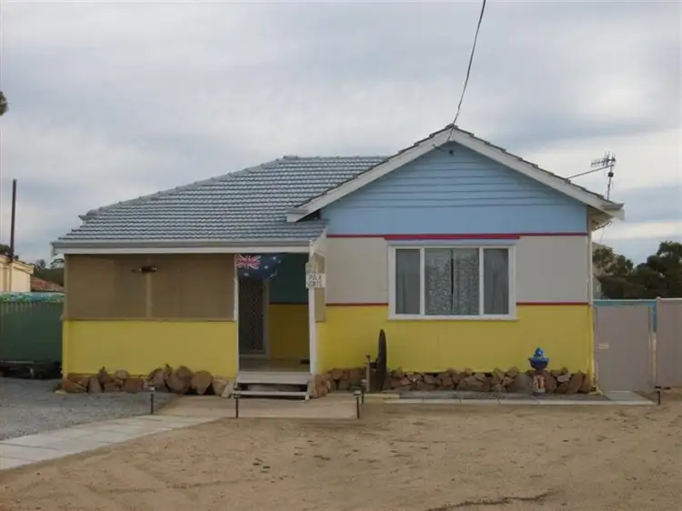 97 Hammond Street, Kellerberrin WA 6410
