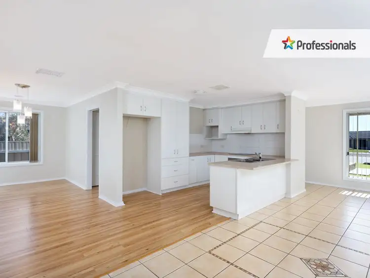 Third view of Homely house listing, 8 Mackay Place, Ashmont NSW 2650
