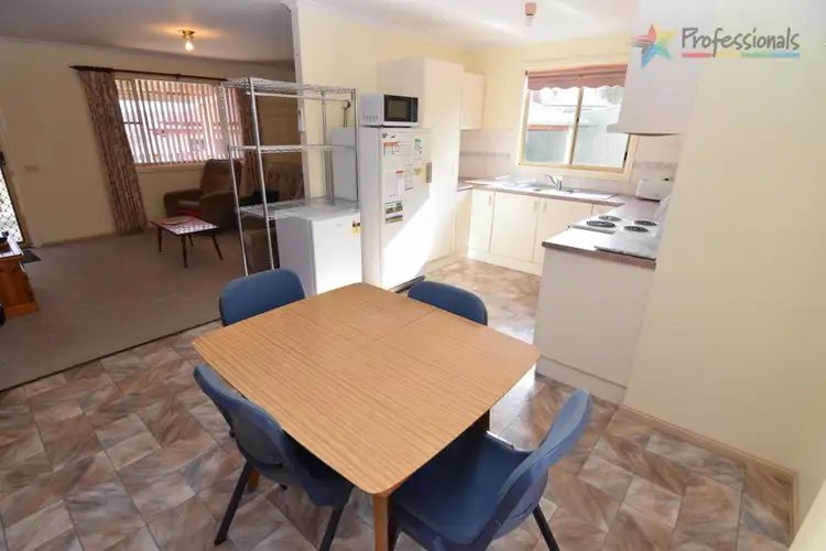 6A Henderson Street, Bathurst NSW 2795