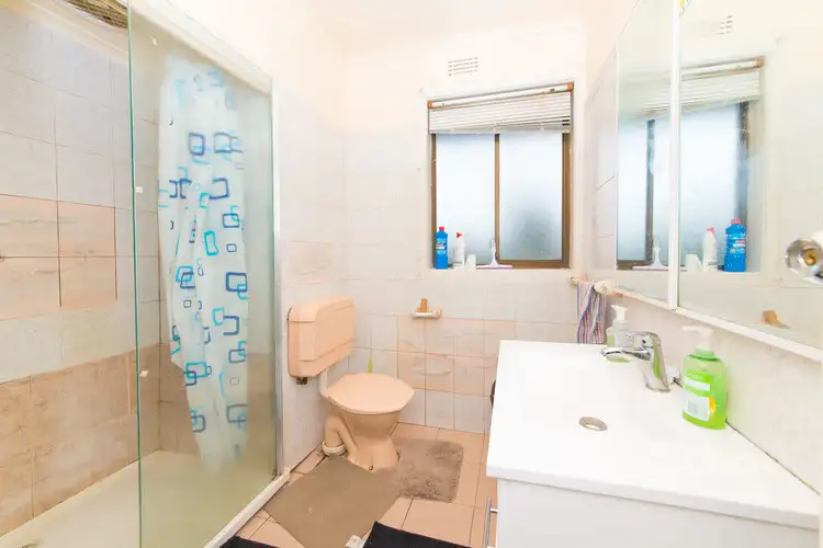 Fifth view of Homely house listing, 1 Biltris Court, Jacana VIC 3047