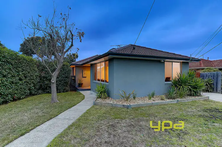 5 Mayfair Close, Gladstone Park VIC 3043