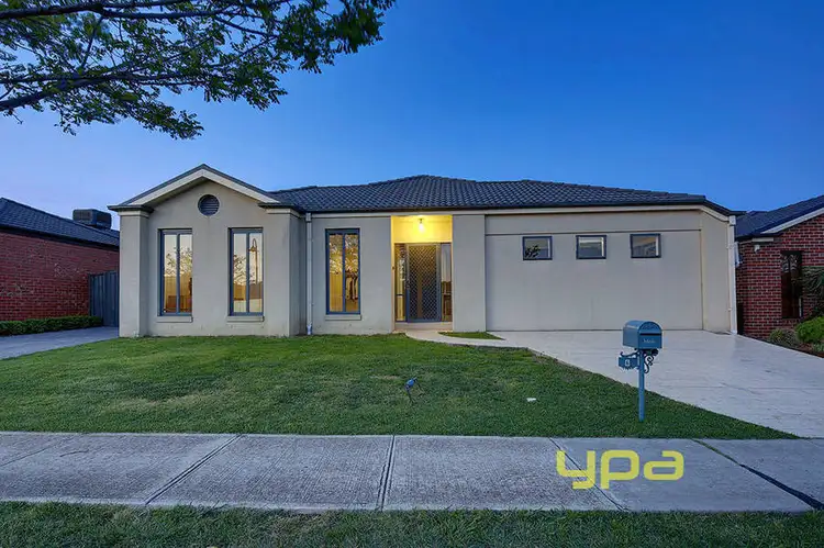 6 Mitchell Grove, Taylors Hill VIC 3037