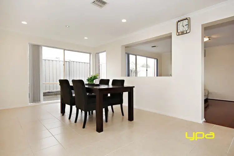 Sixth view of Homely house listing, 34 Pilgrim Drive, Hillside VIC 3037