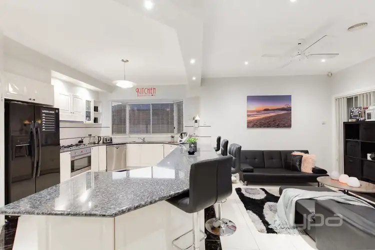 Fifth view of Homely house listing, 17 Lancelot Court, Hillside VIC 3037