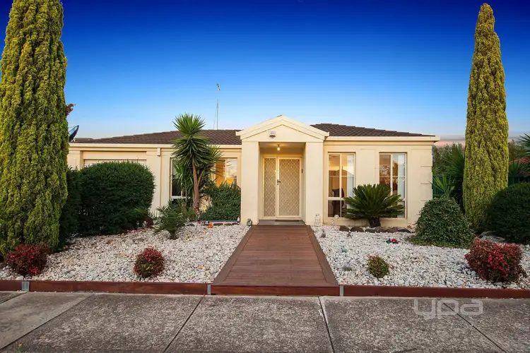Main view of Homely house listing, 8 Niewand Avenue, Burnside VIC 3023