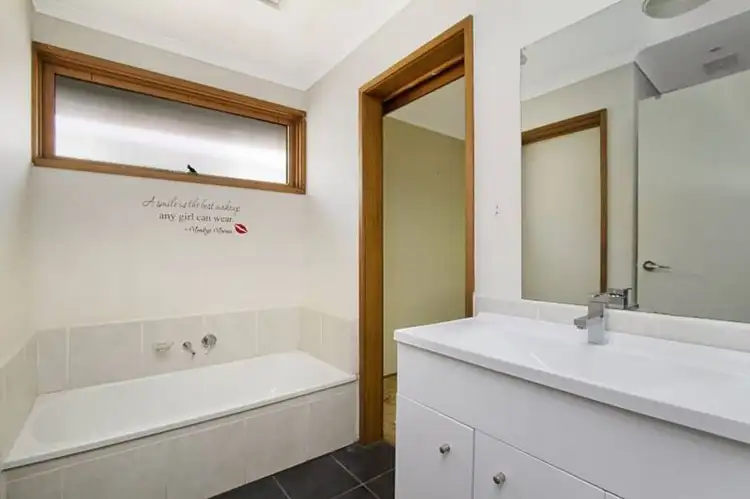 Fifth view of Homely house listing, 10 Pebble Beach Court, Sunbury VIC 3429