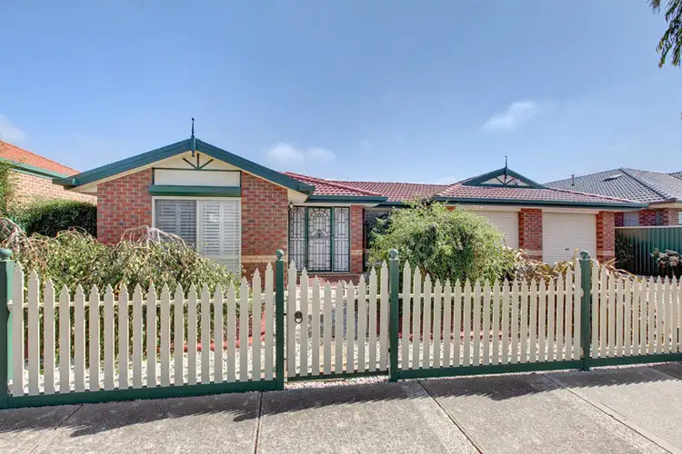 34 Hume Drive, Sydenham VIC 3037