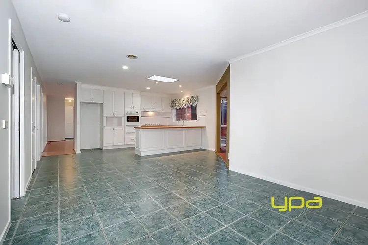 Fourth view of Homely house listing, 8 Penshurst Court, Hillside VIC 3037