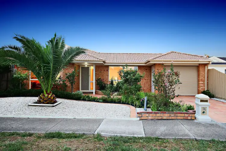 74 Brindalee Way, Hillside VIC 3037