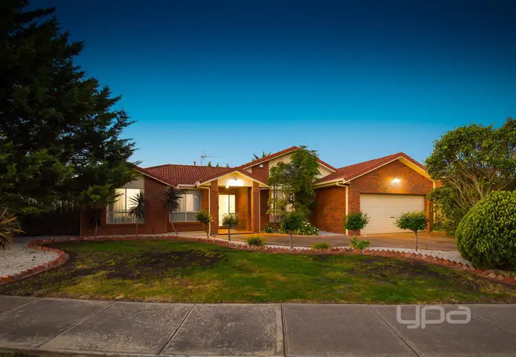 26 Truro Crescent, Taylors Lakes VIC 3038