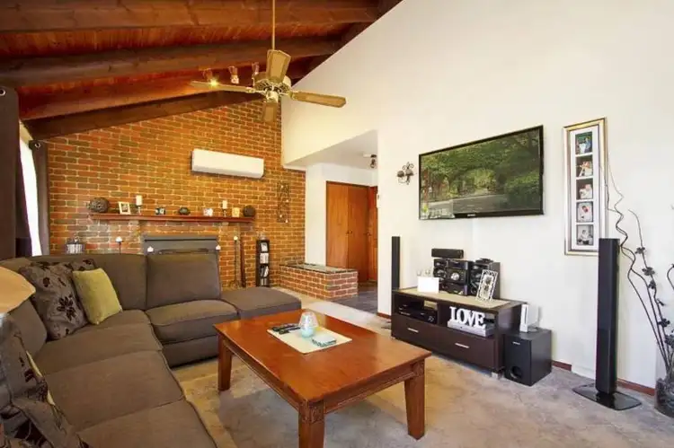 Second view of Homely house listing, 5 Hoylake Court, Sunbury VIC 3429