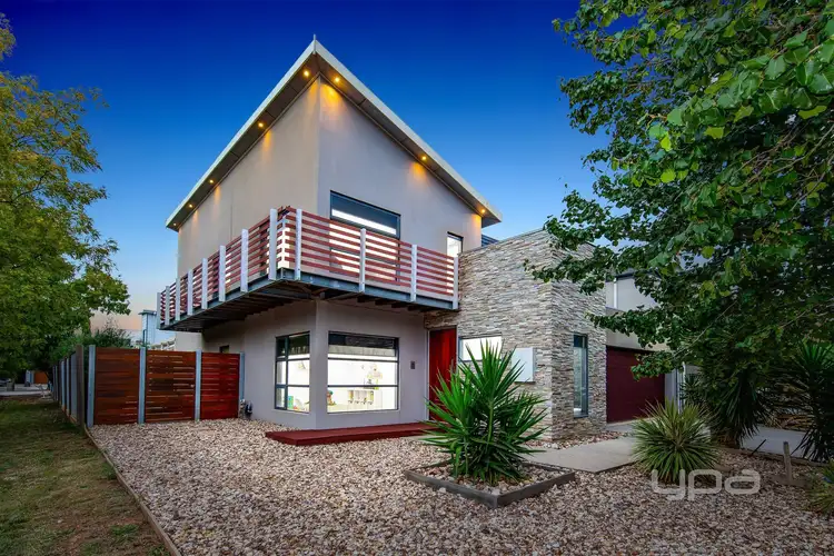 20 Kings Domain, Caroline Springs VIC 3023