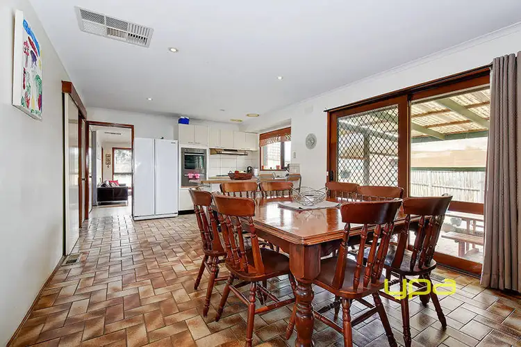 Fifth view of Homely house listing, 3 Goya Court, Gladstone Park VIC 3043