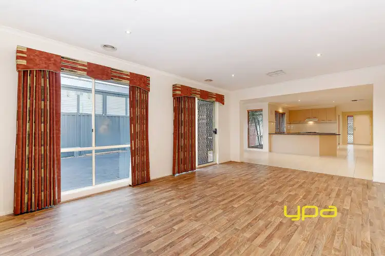 Seventh view of Homely house listing, 10 Maculata Place, Wyndham Vale VIC 3024