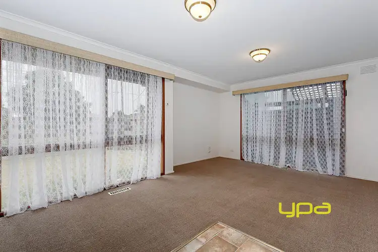 Fifth view of Homely house listing, 10 Colignan Court, Meadow Heights VIC 3048