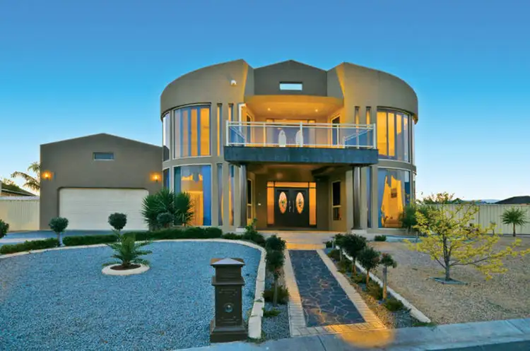 13 Bramshaw Crescent, Hillside VIC 3037