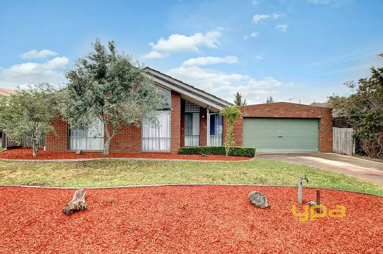3 Mark Place, Melton West VIC 3337