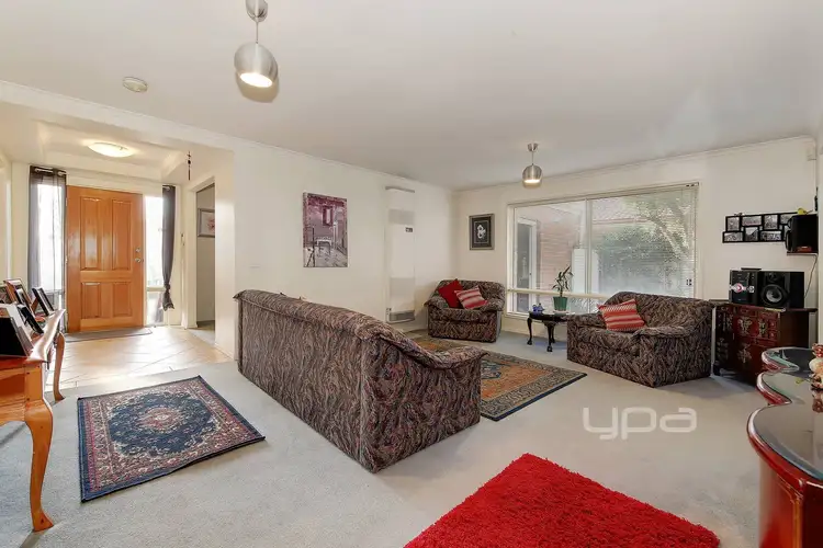 Fifth view of Homely house listing, 5 Farnham Court, Craigieburn VIC 3064