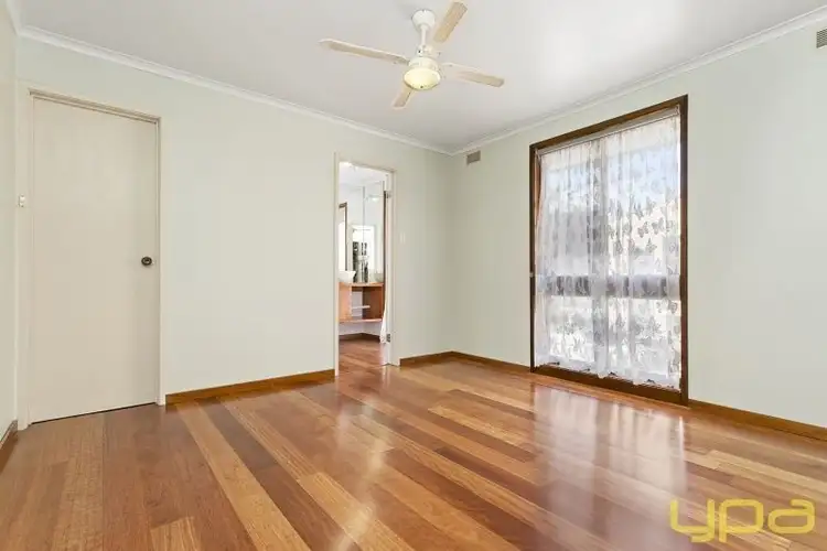 Fifth view of Homely house listing, 8 Walton Heath Court, Sunbury VIC 3429